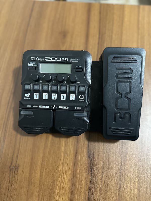 Zoom G1X Four