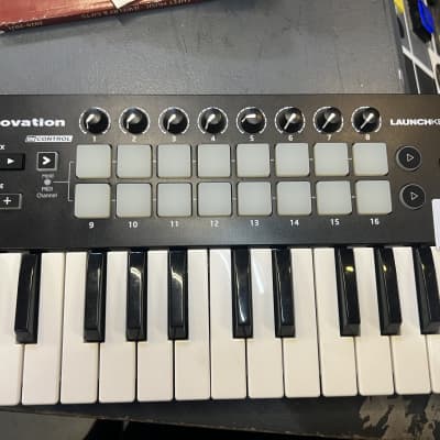 Novation Launchkey Mini MKII MIDI Keyboard Controller 2015 - 2019 - Black