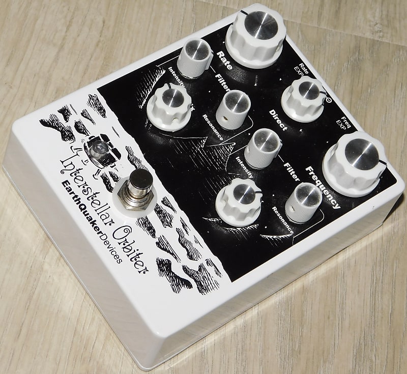 EarthQuaker Devices Interstellar Orbiter