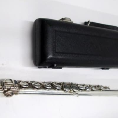 Yamaha YFL-225 Flute, Made in Japan, with case image 2
