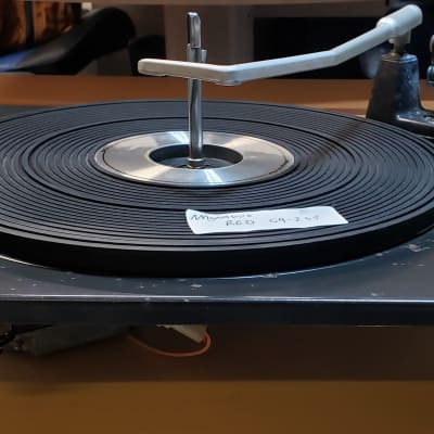 Vintage Magnavox W718 Turntable  1960s-70's (As Is For Repair) image 3