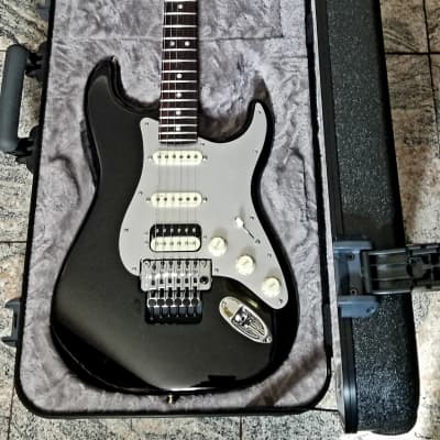 Fender American Ultra Luxe Stratocaster Floyd Rose HSS 2021 - Present - Mystic Black image 2