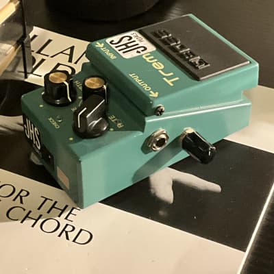 JHS Boss TR-2 Tremolo with 