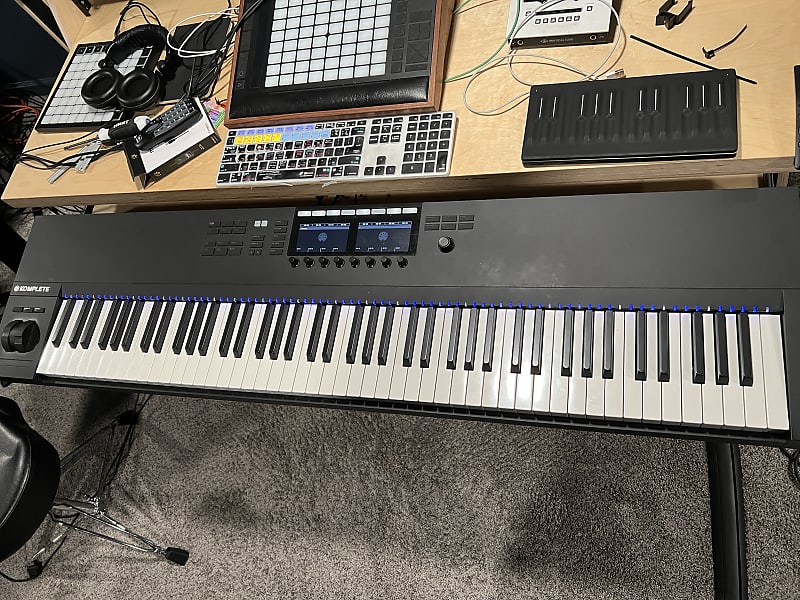 Native Instruments Komplete Kontrol S88 MKii 2020 - Present