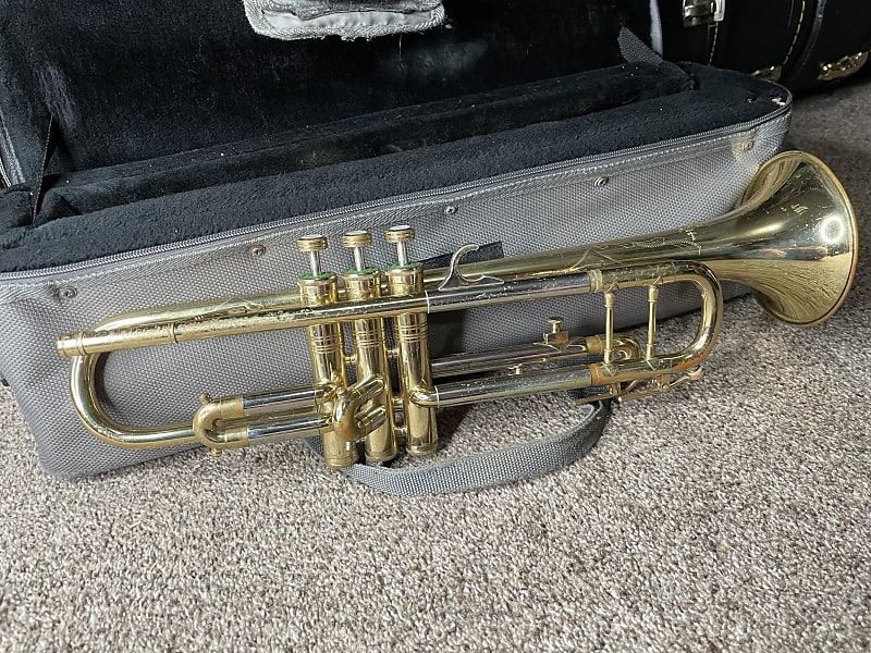 HUTTL LINE800 トランペット Huttl Line 800 Trumpet - Excellent & Refurbished - Protec