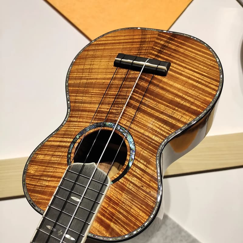 5k master grade hawaiian koa soprano ukulele 5k 2022 with case