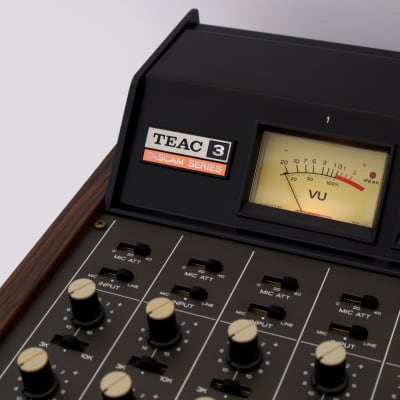 【送料込み】TEAC TASCAM 8chオーディオミキサー MODEL 3 TEAC3 M-3 TASCAM 8ch AUDIO MIXER オーディオミキサー 音響 8