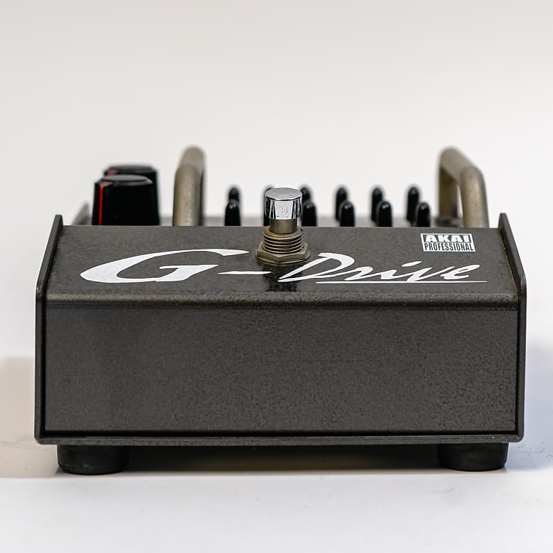 Akai G-Drive D2G Equalizer Distortion Guitar Effect Pedal