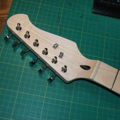 Loaded guitar neck......vintage tuners....22 frets...unplayed....F image 1