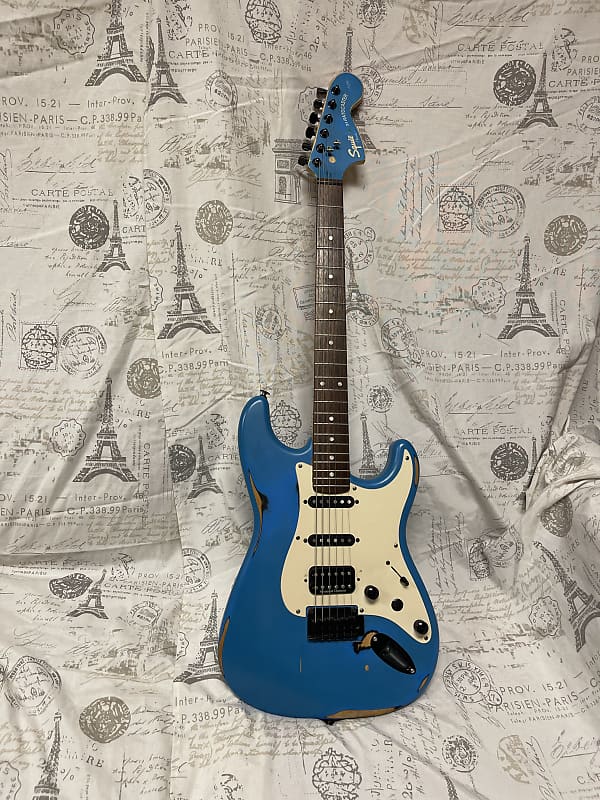 Squier Stratocaster スタンダードシリーズ Squier Standard Stratocaster Flame Maple Top Amber Burst