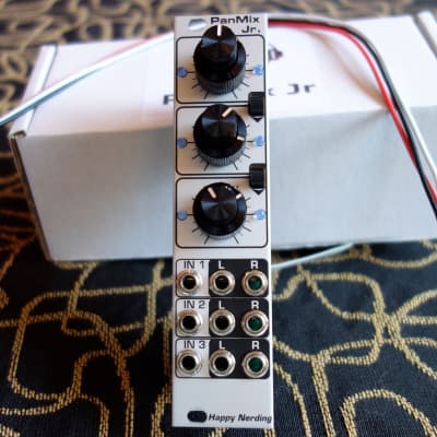 Flame PanMix - Eurorack Module on ModularGrid