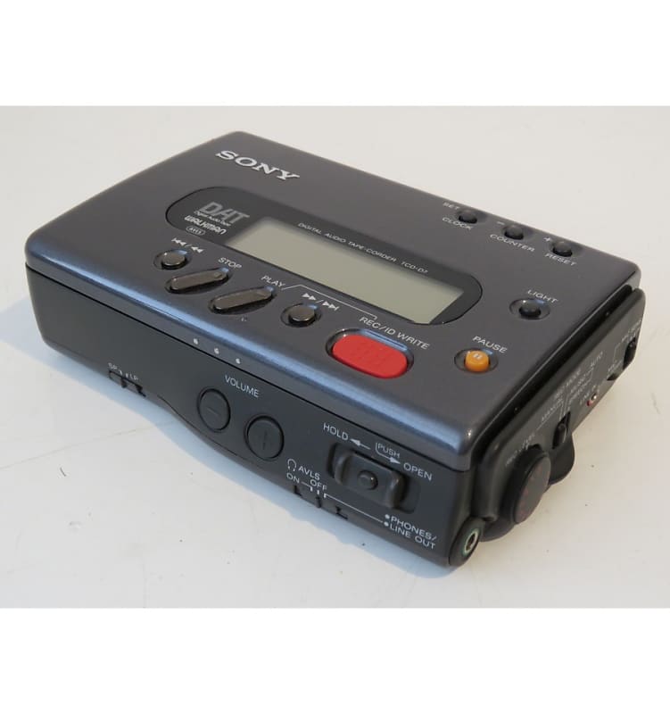 Sony TCD-D7 DAT Digital Audio Tape Walkman + Cover & Power