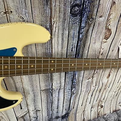 Fender 60th Anniversary Road Worn '60s Jazz Bass 2020 Olympic White image 9