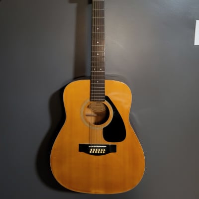 YAMAHA FG411-12 acoustic guitars