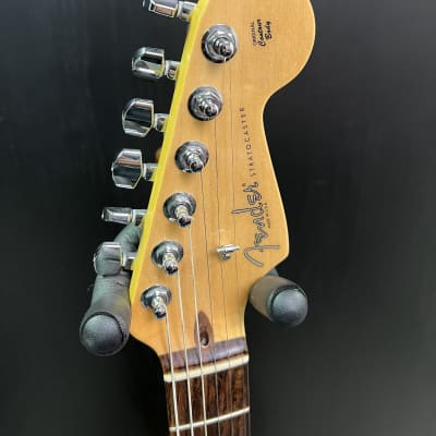 Fender Stratocaster 2008 - 3 Tone Sunburst image 4