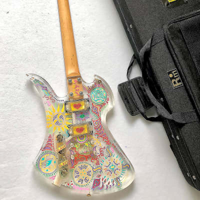 B.C.Richベース hideモデル！！！ Can anyone identify the model of this Mockingbird guitar of