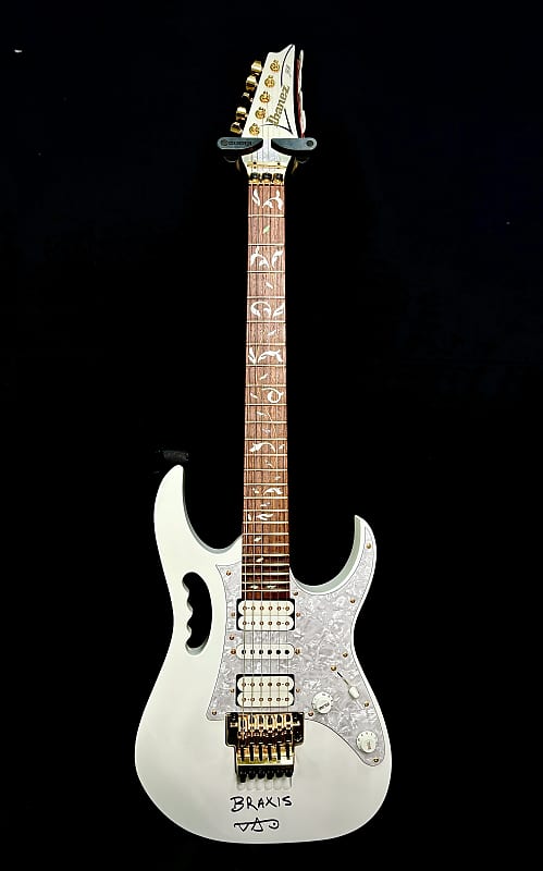 STEVE VAI OWNED IBANEZ JEM LACS 