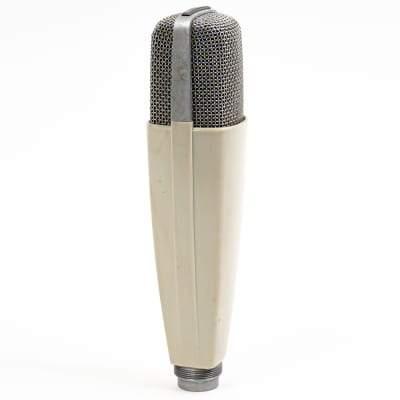 1960s Sennheiser MD 421-2 Cardioid Dynamic Microphone with Mic Clip image 5