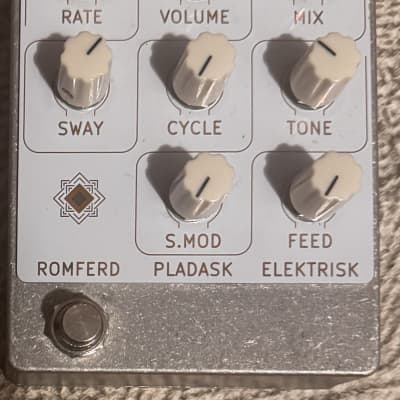 Reverb.com listing, price, conditions, and images for pladask-elektrisk-romferd