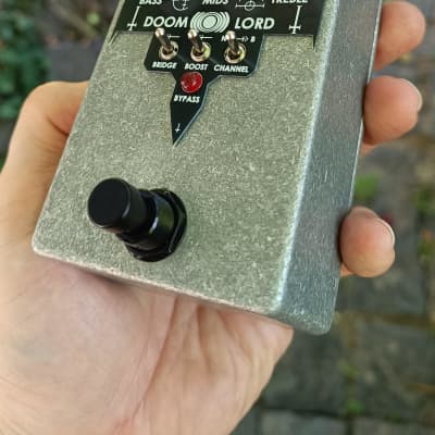 DIY DoomLord guitar pedal with Boost (inspired by Sunn model T Pre-Amp) 2025 - Alu / Black / White image 3