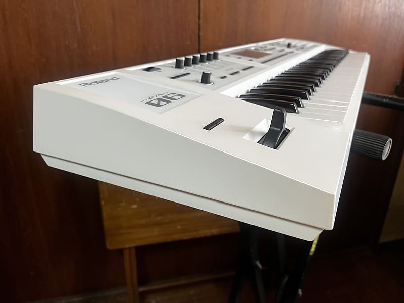 Roland FA-06-SC WH 61-key Music Workstation limited color WHITE w