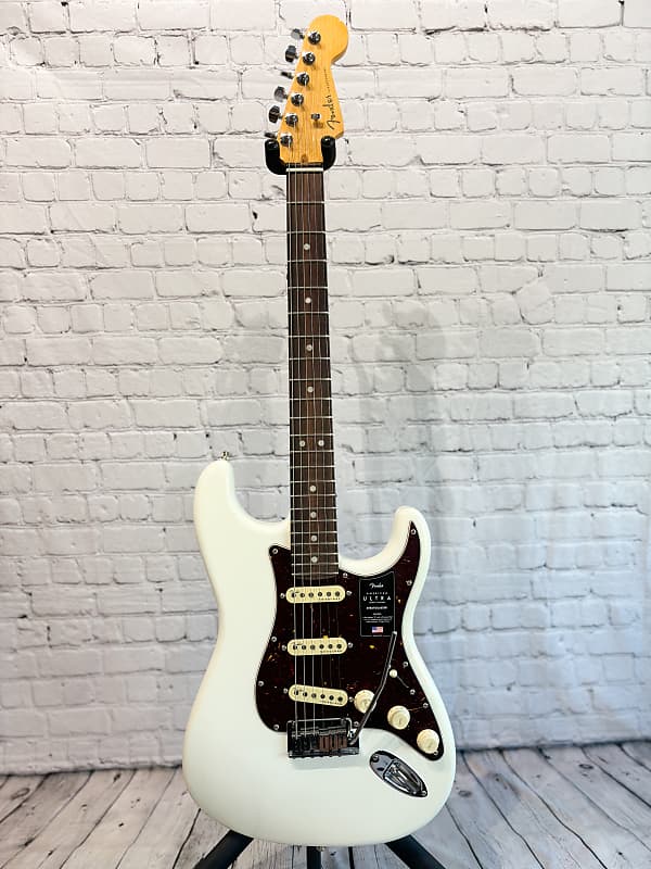 Fender American Ultra Stratocaster with Rosewood Fretboard | Reverb