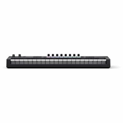 NOVATION LAUNCHKEY-37-MK4 Mk4 - Clavier maitre 37 touches, 16 pads, 8 encodeurs, écran OLED image 6