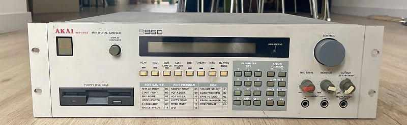 Akai s950 MIDIデジタルサンプラー Akai s950 MIDIデジタルサンプラー
