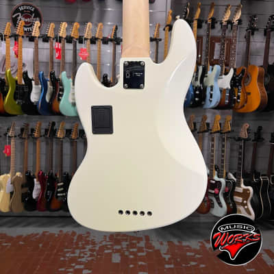 Sire By Marcus Miller V7 2 Nd Generation Alder 5 Corde White image 6