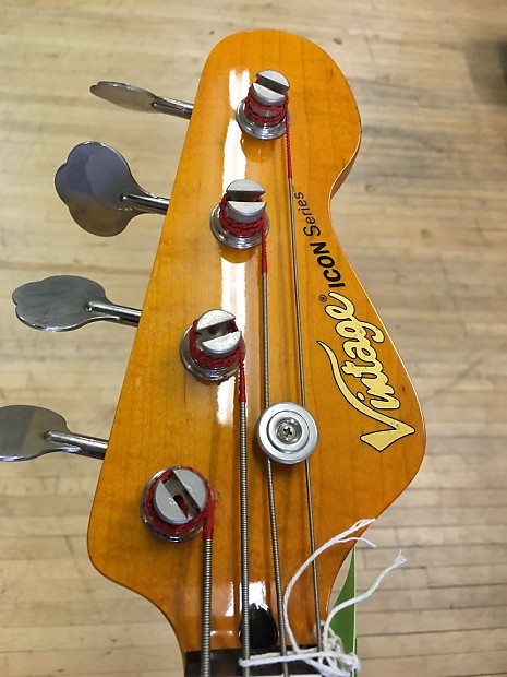 Vintage Icon Series Fretless Bass