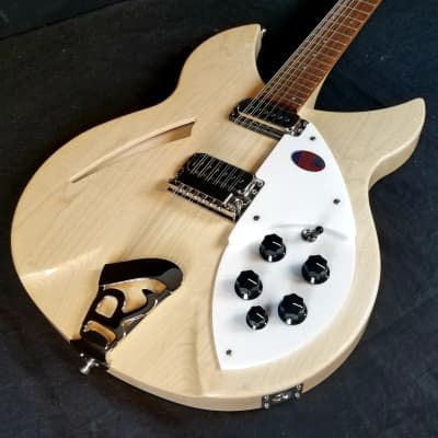 Rickenbacker 330 12 Mapleglo - Semi-Hollowbody 12 String Electric Guitar Natural Maple Color With Ca image 7