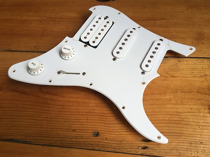 Yamaha Pacifica 012 Electric Guitar Loaded Scratchplate HSS (2