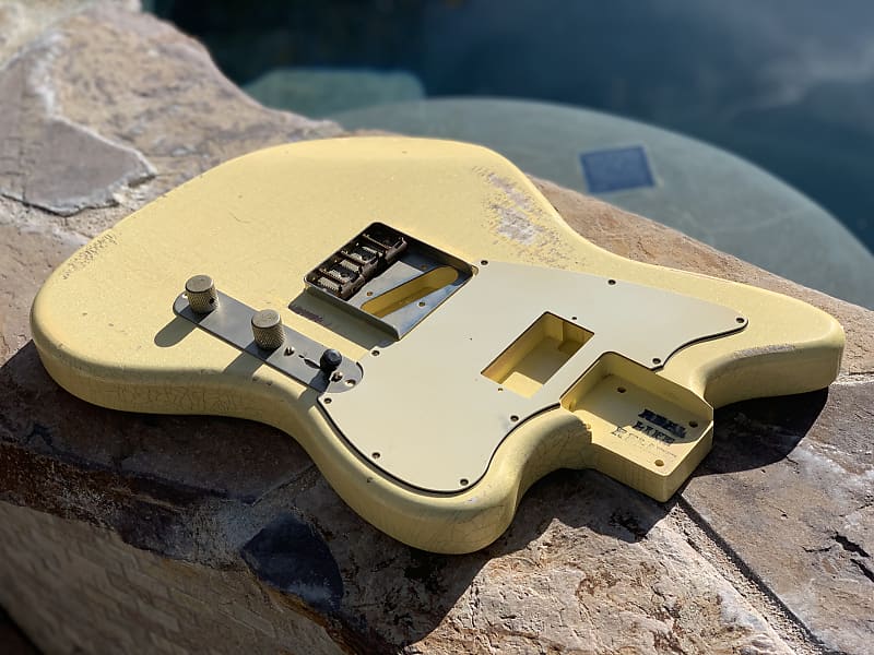 Real Life Relics Telemaster Body with Neck Humbucker Aged Banana Prism  Flake Nitro with Pickguard | Reverb Norway