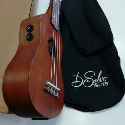 de salvo ukulele soprano con ustodia amplificato CE for sale
