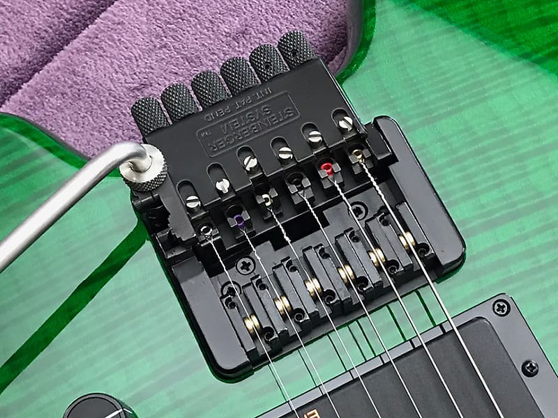 Steinberger GM7TA Clear Red ”Figured Maple Top