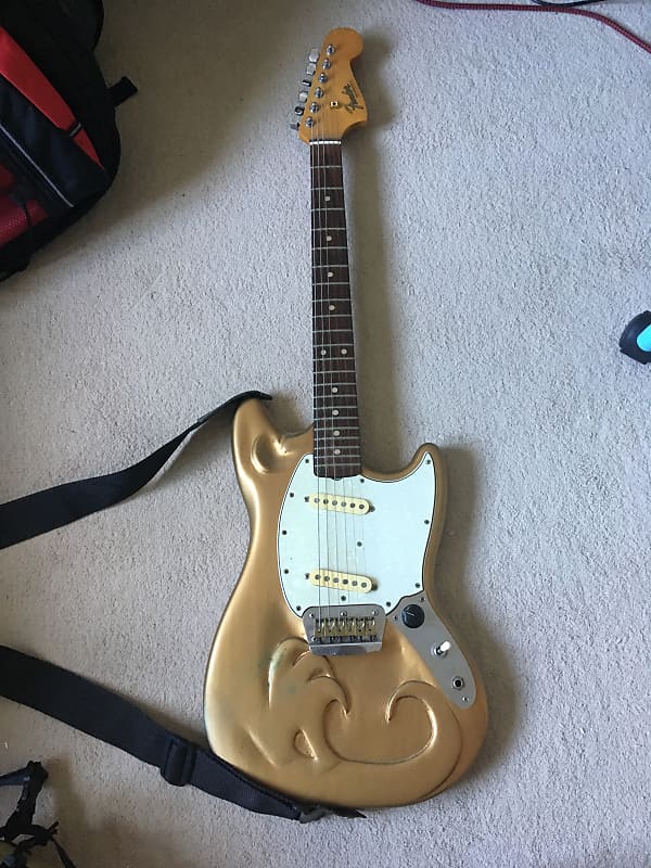 Fender Musicmaster II 1966 Gold customised image 1