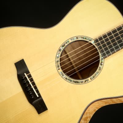 Breedlove - Master Class Atlantic Orchestra OM Adirondack Spruce Top with Quilted Maple Back and Sides and Big Leaf Maple Neck - Breedlove Guitars - Guitar with Hard Shell Case image 17