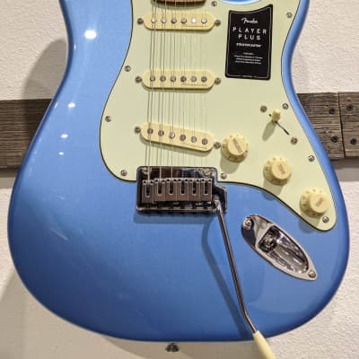 Fender Player Plus Stratocaster with Pau Ferro Fretboard Opal Spark image 3