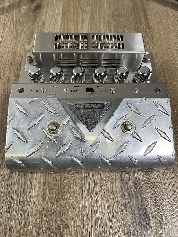 ギター MESA ENGINEERING V-TWIN Mesa Boogie V-Twin Tube Preamp Pedal | Reverb