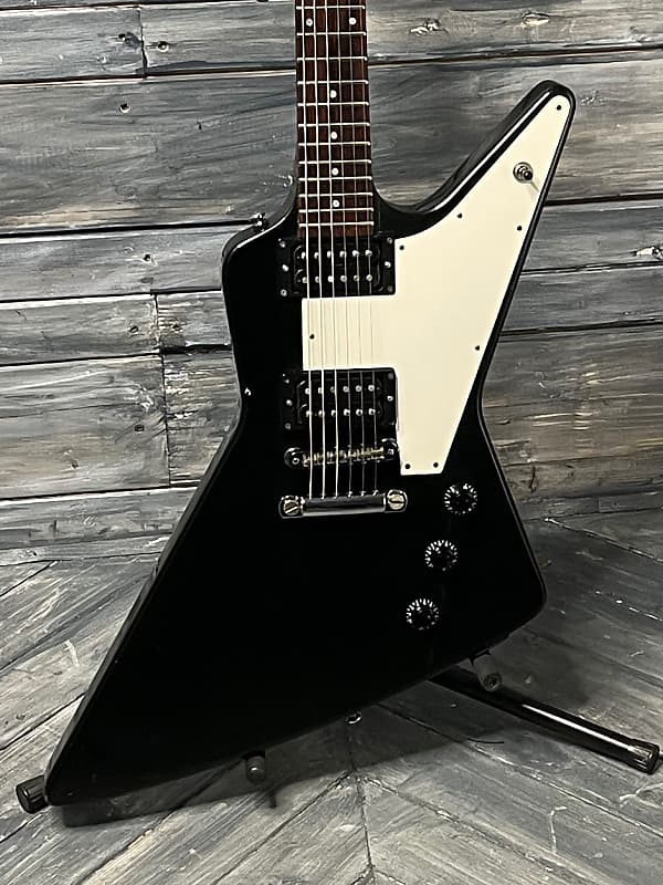 Gibson Explorer ブラック USA製 ハードケース付き Used Gibson 1983 Explorer Guitar with Gibson Case - Ebony
