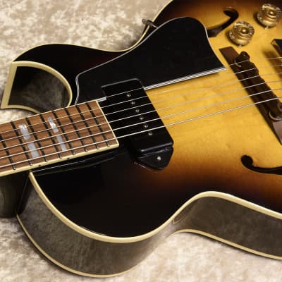 Archtop tribute AT105 Jr. Classic NEW Brown Sunburst / incl. Hard 