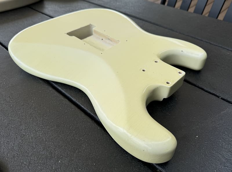 ULTRA LIGHTWEIGHT 3lb 5oz Ash MJT VTS Stratocaster Body ULTRA LIGHTWEIGHT 3lb 5oz Ash MJT VTS Stratocaster Body