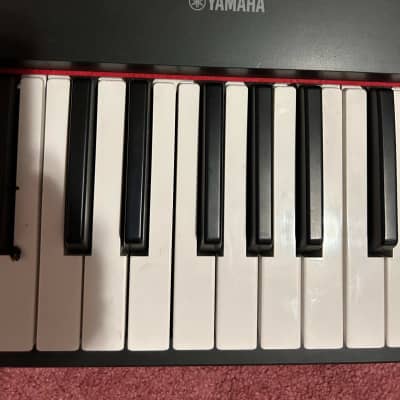 Yamaha Piaggero NP-12 Portable Piano 2016 - Present - Black image 3