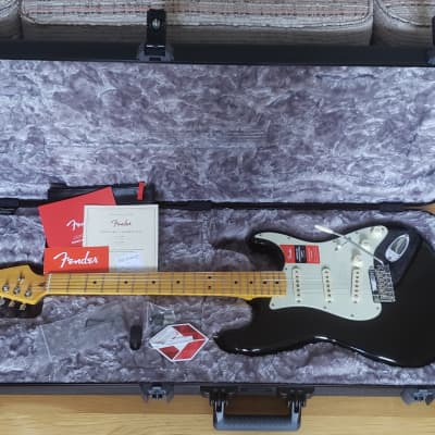 2020 Fender American Pro Stratocaster - Black image 18