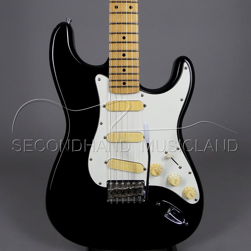 Hot Fender Stratocaster Schwarz mit Gigbag