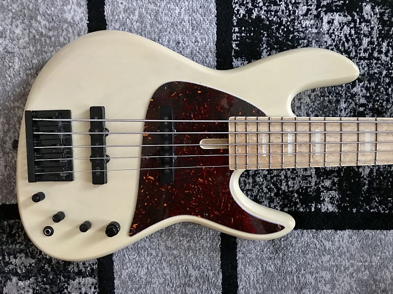 Fodera NYC Empire Bass