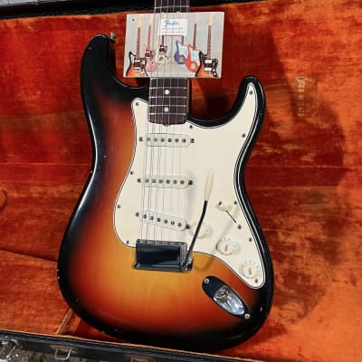 Fender Stratocaster 1965 - Three Tone Sunburst image 3