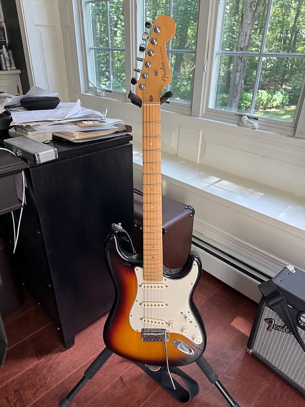 Fender 50th Anniversary American Deluxe Stratocaster Sunburst 2004