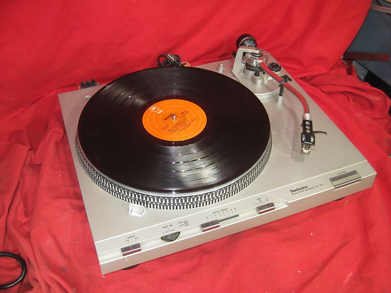 Vintage Technics SL-D3 Direct Drive Turntable - Serviced!