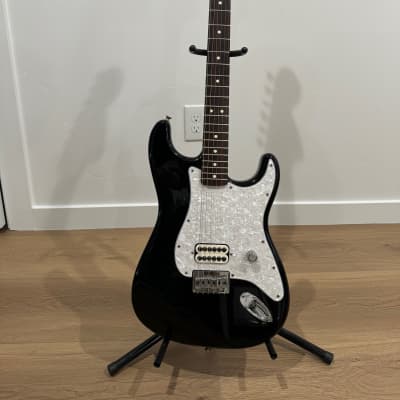 Fender Tom DeLonge Artist Series Signature Stratocaster 2002 - 2003 - Black image 1